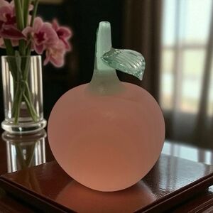 Crowning Touch Frosted Apple Peach Fruit Paperweight Taiwan ROC 2.5"x3.5" EUC